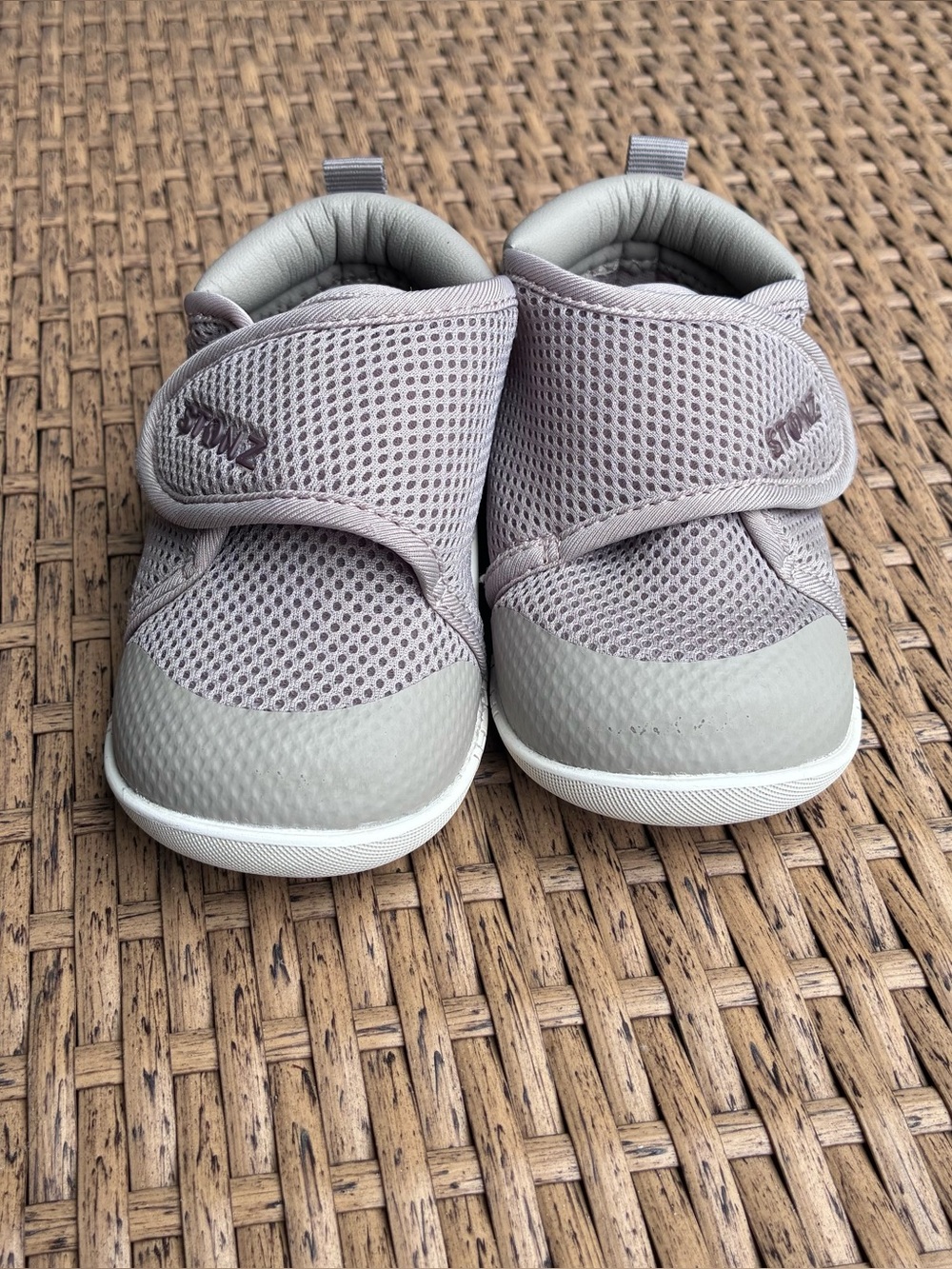 Stonz Cruiser Original Baby Shoes Dune Mesh First Walker Sneakers Size 6